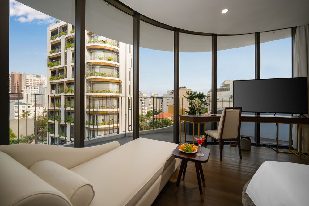 Suite Bathtub Balcony