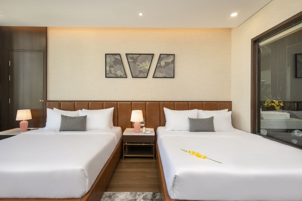 Deluxe TWN Sea view with Balcony